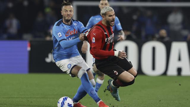 Foto: Gol Tunggal Olivier Giroud ke Gawang Napoli Bawa AC Milan Kembali Rebut Posisi Puncak dari Inter Milan di Liga Italia