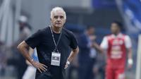 Pelatih Persib Bandung, Mario Gómez, saat melawan Arema FC pada laga Liga 1 di Stadion GBLA, Jawa Barat, Kamis (13/9/2018). Persib menang 2-0 atas Arema FC. (Bola.com/M Iqbal Ichsan)