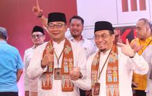 FOTO: Momen RK-Suswono Daftar Pilkada Jakarta, Semringah Didukung 15 Parpol hingga Angkat Salam The Jakmania