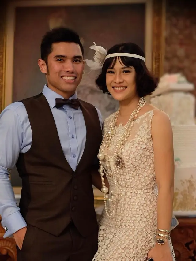 [Bintang] Dating Outfit Lebih Seru dengan Inspirasi Gaya Dian Sastrowardoyo dan Maulana Indraguna Sutowo