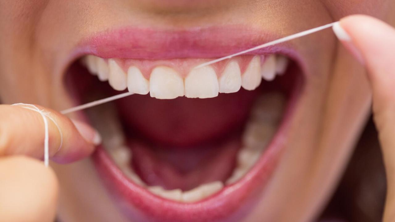 Flossing 101: Panduan Lengkap untuk Menjaga Kesehatan Gigi