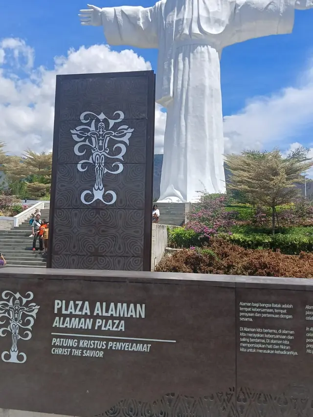 Wisata Pulau Samosir Punya Patung Yesus Tertinggi di Dunia, Tak Hanya Danau Toba