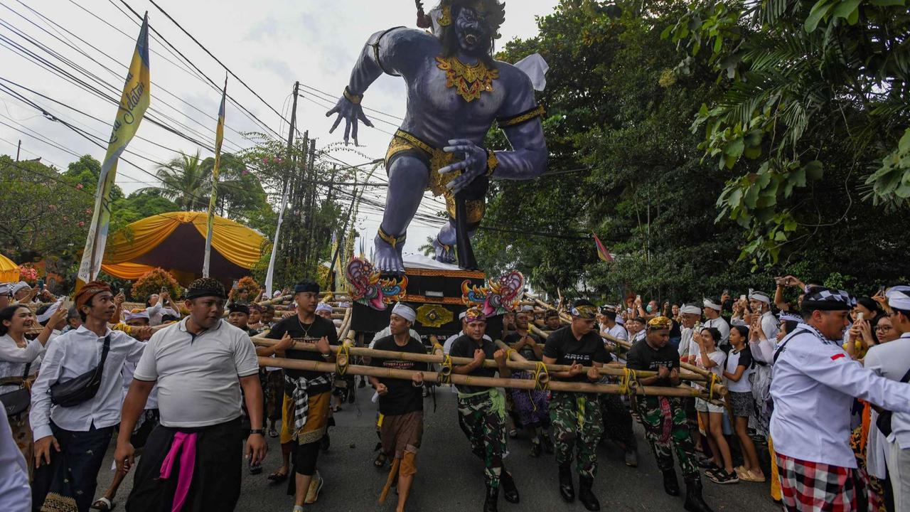 Arak Ogoh-Ogoh di Cinere