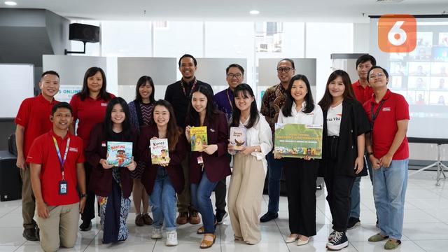 Serah terima buku cerita anak Tanah Papua