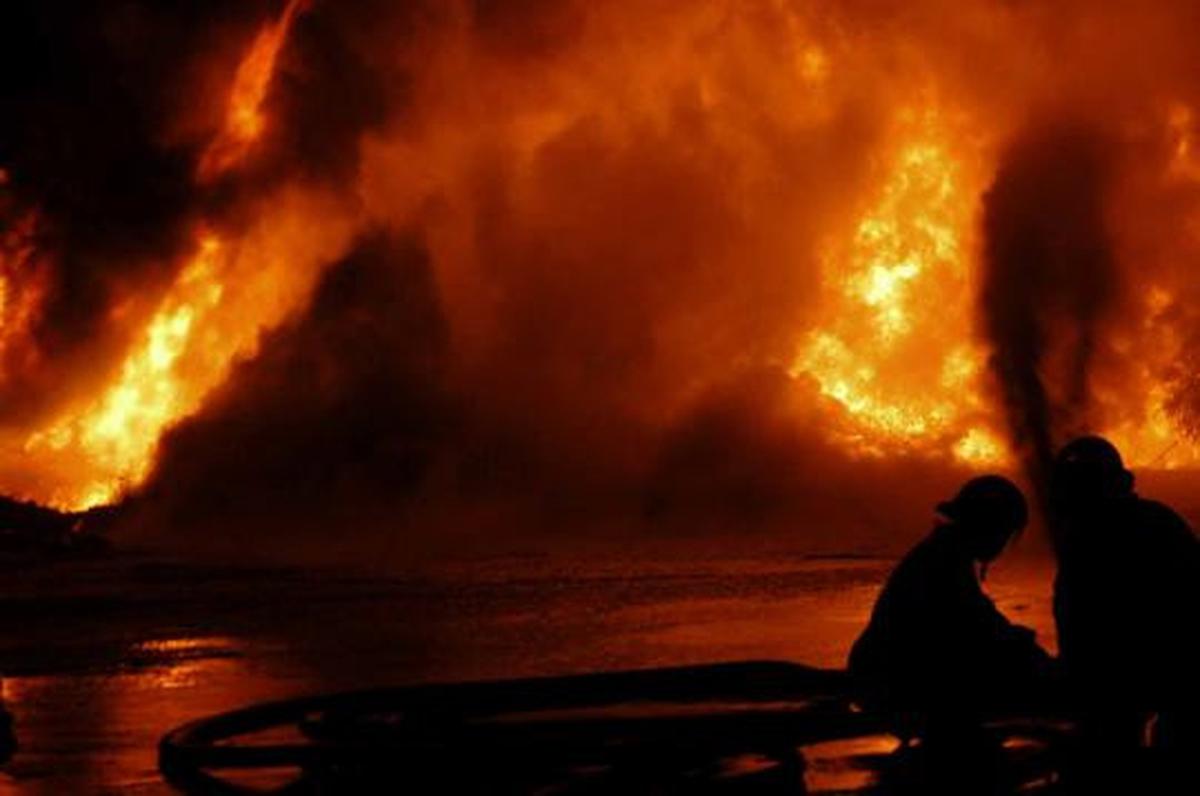 Gudang oli habis terbakar di Pluit