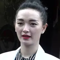 Zaskia Gotik ikut berpartisipasi dalam kegiatan Klinik Pancasila yang diselenggarakan Kementerian Pertahanan.