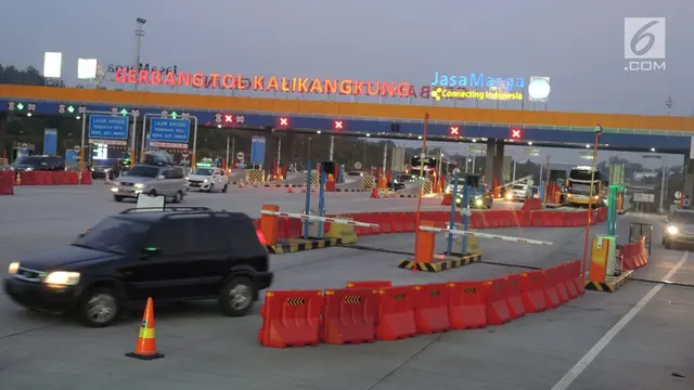Suasana Arus Balik Lebaran di Gerbang Tol Kalikangkun Semarang