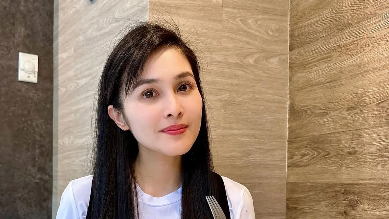 Sandra Dewi
