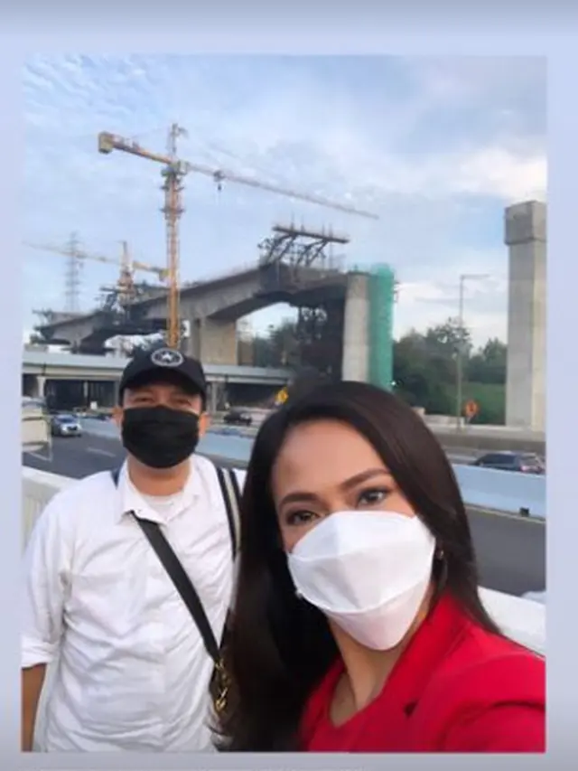 Jadi MC, Ini 6 Potret Ersa Mayori di Peresmian Jalan Layang MBZ Sheikh Mohammed Bin Zayed