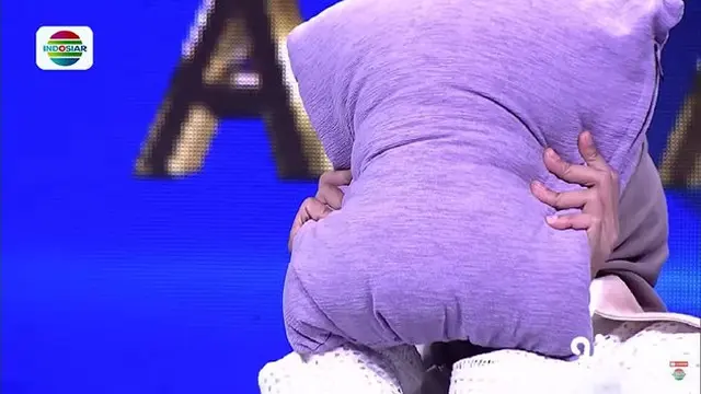 Lesti menangis saat kontestan membawakan lagu soal KDRT