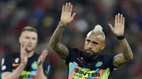 Arturo Vidal Pemain nyentrik ini lagi-lagi menjadi momok bagi The Reds. Kehadiran Vidal di lini tengah membuat para gelandang Liverpool yang terkenal cepat tak mampu berbuat banyak. (AP/Jon Super)
