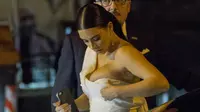 Payudara Kim Kardashian Tumpah Gara-gara Pakai Gaun Kekecilan
