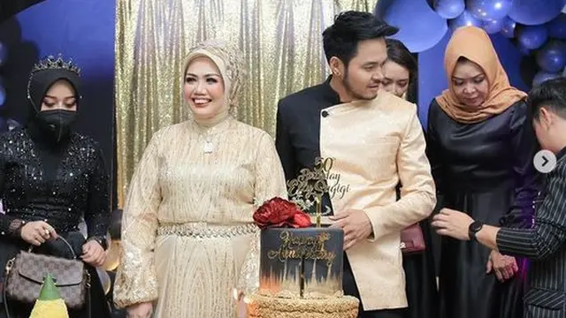 7 Momen Ulang Tahun Mewah Elly Sugigi, Dapat Kado Spesial dari Suami
