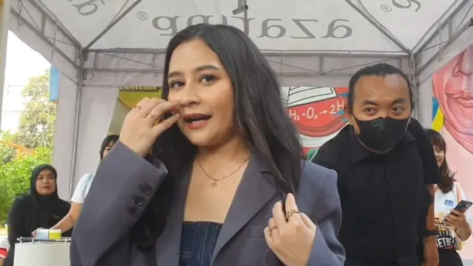 Prilly Latuconsina di Kawasan Bulungan, Jakarta Selatan, Selasa (3/10/2023).