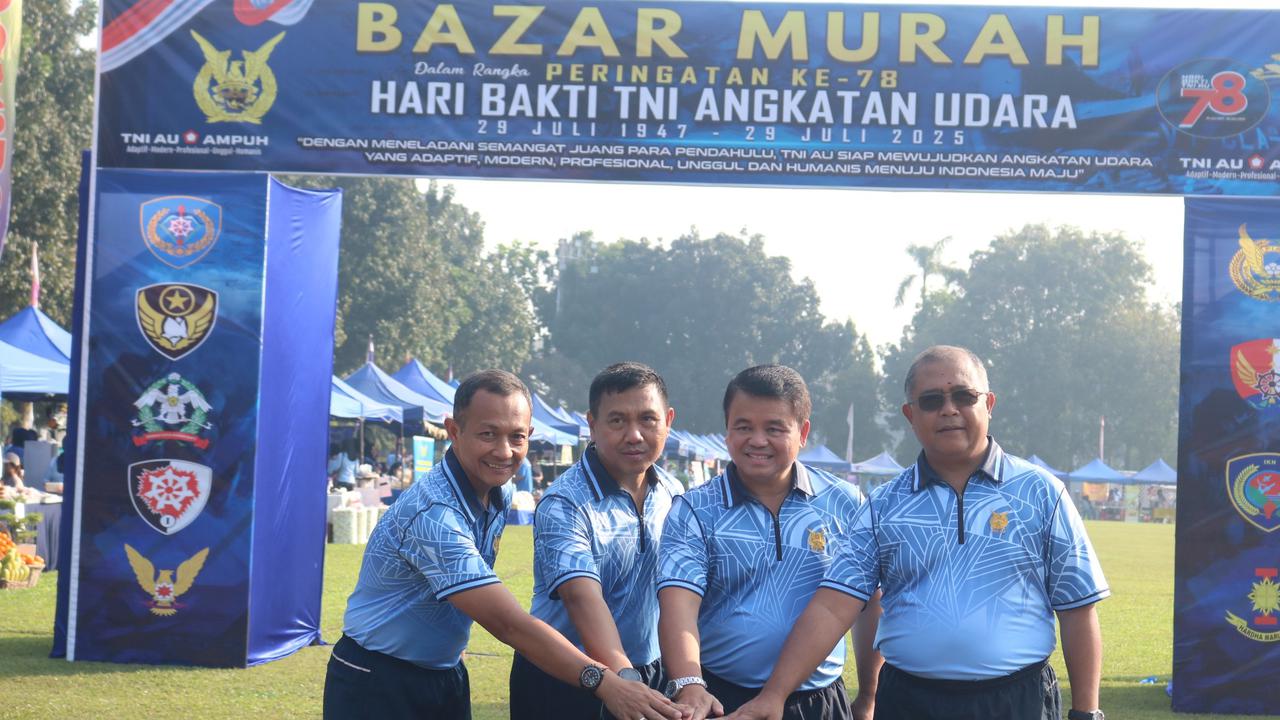 Peringatan Hari Bakti TNI AU Ke-78, Koopsudnas Gelar Bazar Murah dari Mulai Sembako Hingga Aneka Kuliner