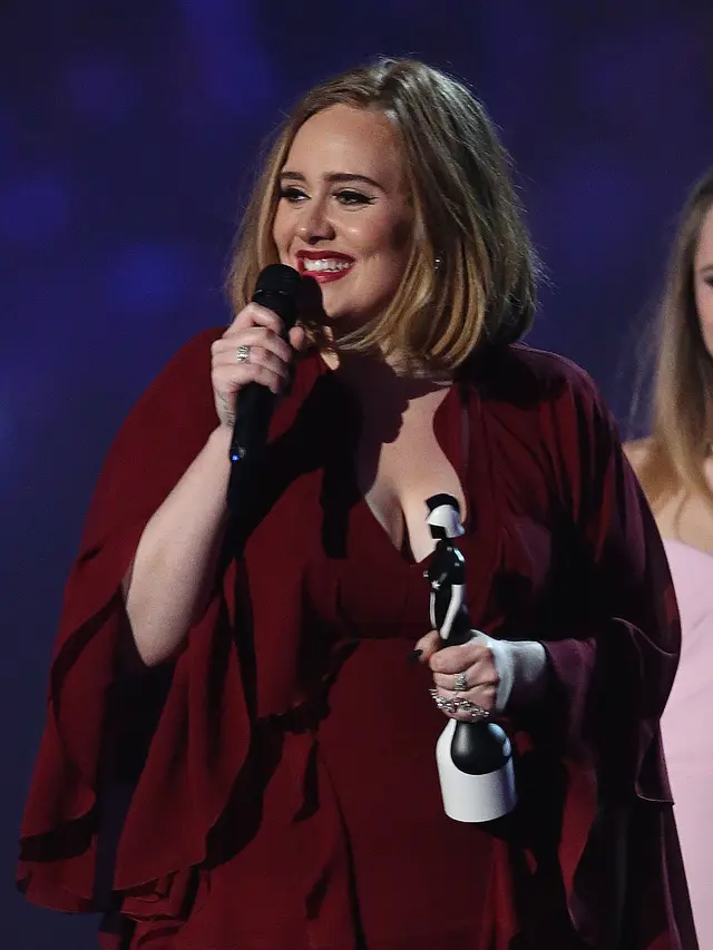 [Bintang] Adele