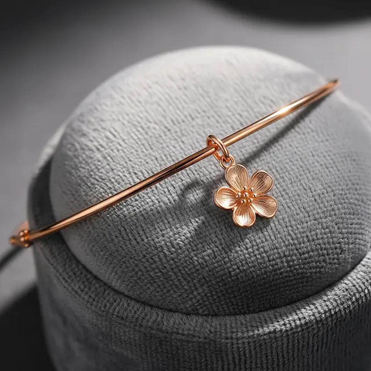 7 Model Gelang Bangle Tipis dengan Aksen Bunga, Sentuhan Klasik yang Tetap Kekinian