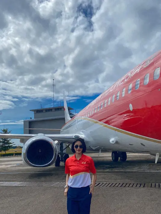 7 Potret Serda Adhini yang Jadi Pramugari Pesawat Kepresidenan, Banjir Pujian (Sumber: Instagram/aullrdhi)