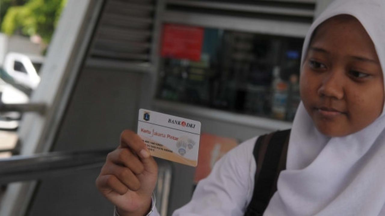 Pelajar pemegang kartu KJP gratis naik Transjakarta