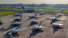 Deretan pesawat tempur Rafale, Falcon 8X dan pesawat kargo Airbus A400M MRTT berjajar di Pangkalan Udara (Lanud) Halim Perdanakusuma, Jakarta, Senin (18/5/2026). (Biro Pers Sekretariat Presiden)