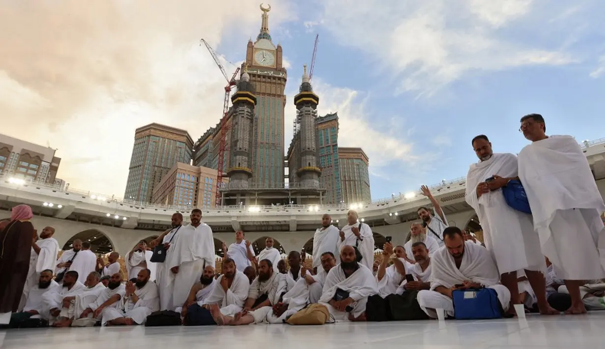 <p>Sebuah komite telah ditempatkan di titik masuk ke Makkah, untuk menangani kasus transportasi ilegal jemaah haji yang diserahkan oleh otoritas kontrol lapangan. (Abdel Ghani BASHIR/AFP)</p>