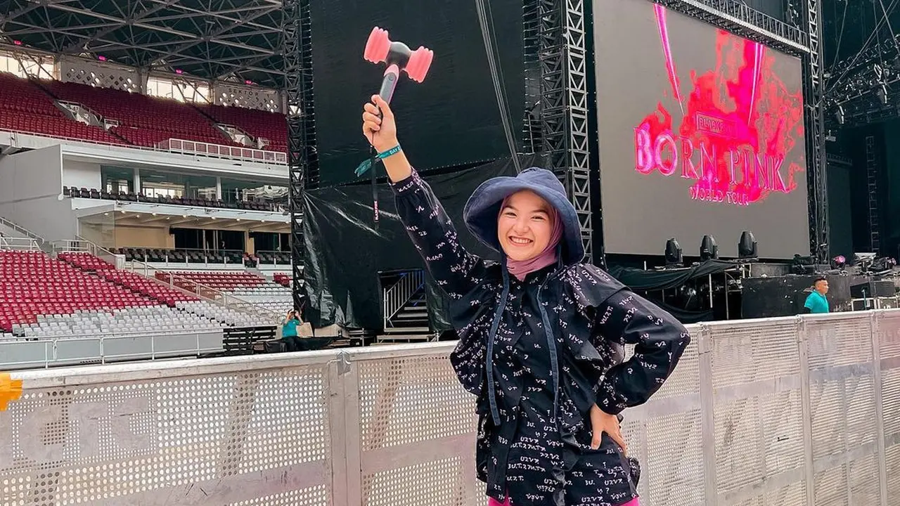 6 Inspirasi Outfit Hijab untuk Nonton Konser dari Citra Kirana hingga Erica Putri
