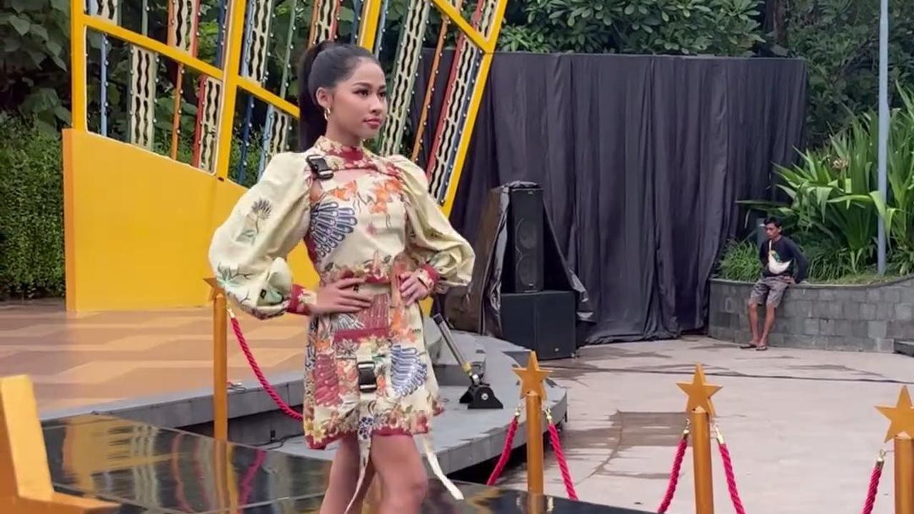 7 Potret Fabiela Adik Jennifer Coppen Ikut Kompetisi Fashion Show, Dapat Juara 1