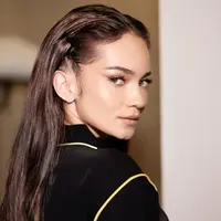 Penampilan Enzy [Foto: Instagram.com/enzystoria]