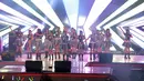 JKT48 menutup aksinya pada Sabtu malam dengan penuh keceriaan. Sementara itu Meikarta Muisc Festival hari terakhir digelar Minggu (27/8) dengan bintang tamu Adera, Yura, Endah n Rhesa dan Sandhy Sondoro. (Nurwahyunan/Bintang.com)