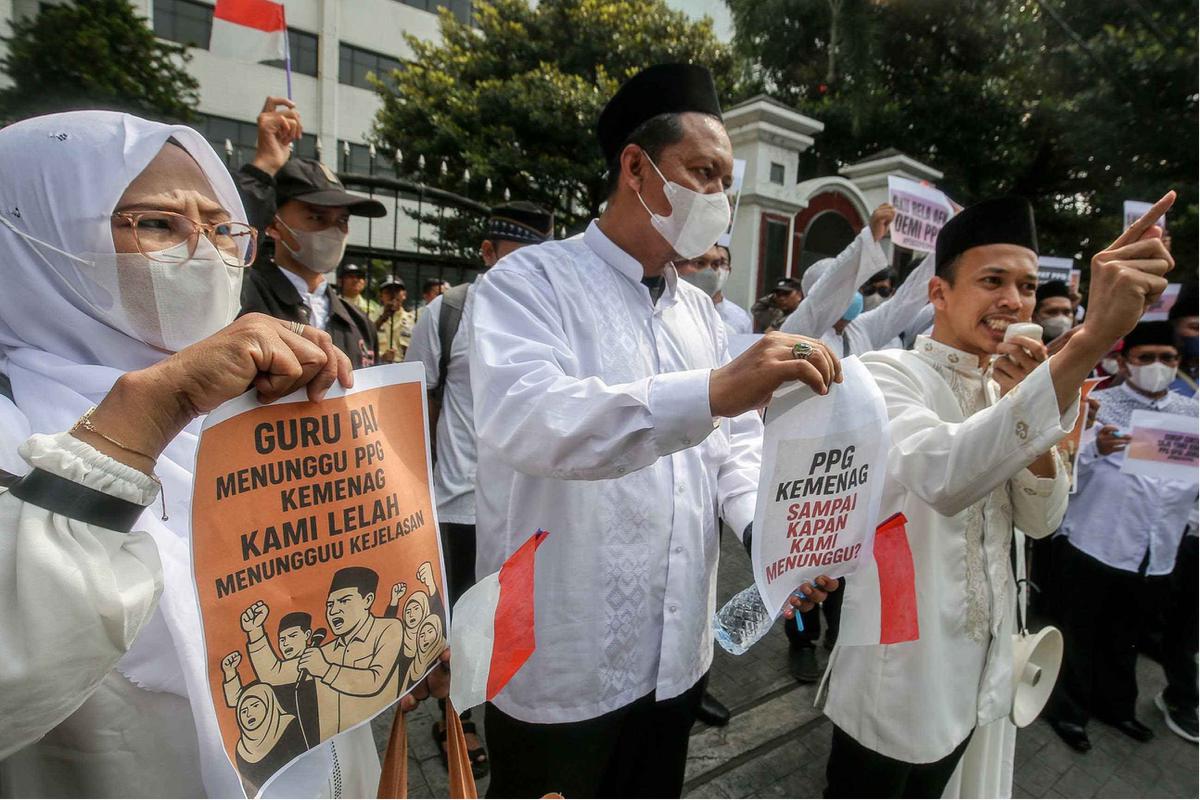 FOTO: Guru Agama Gelar Aksi Damai, Desak Percepatan PPG dan Peralihan ke Kemendikdasmen