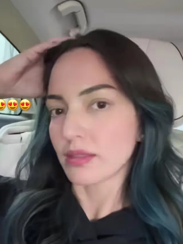 Nia Ramadhani dengan warna rambut cerah yang membuatnya fresh. [@ramadhaniabakrie]