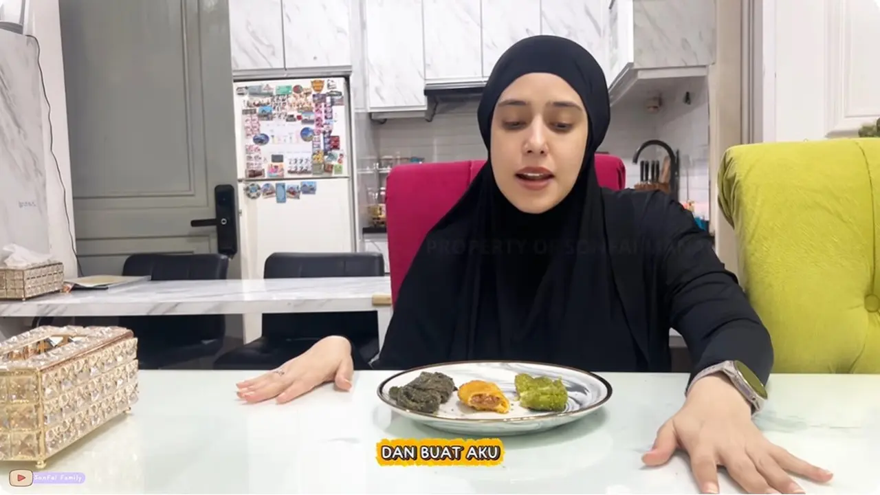 6 Potret Dapur dan Meja Makan di Rumah Fairuz A Rafiq, Modern Minimalis