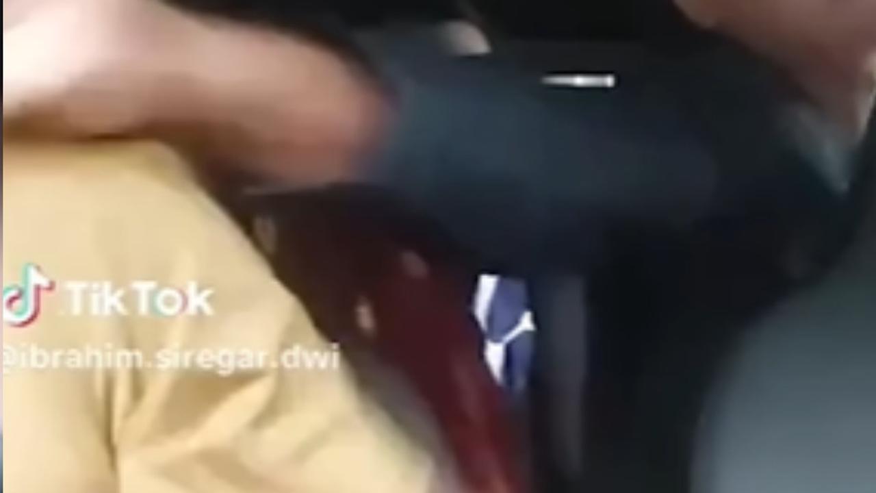 Awalnya Ngotot Malah Berakhir Dicopot, Fakta-Fakta Viral Perwira Polisi Arogan Pukul Sopir Taksi Online