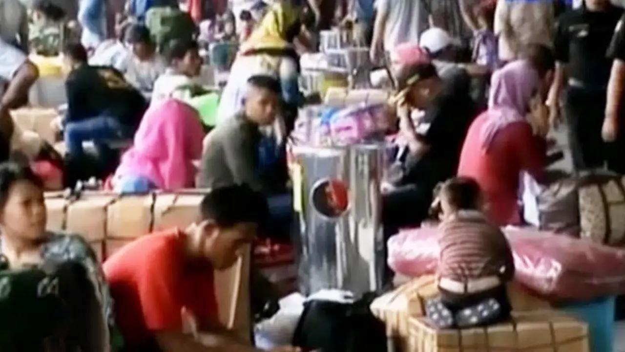 Pemudik di Jakarta Mulai Padati Pelabuhan dan Terminal