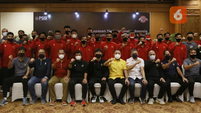 Foto: Cerianya Elkan Baggott Pamer KTP di Acara Pelepasan Timnas Piala AFF 2020 Menuju Pemusatan Latihan di Turki