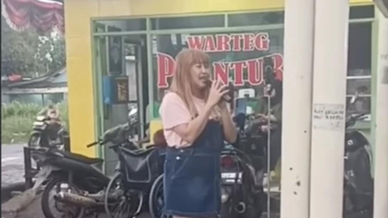 Dulu Terkanal, Kini Pinkan Mambo Ngamen di Jalanan Demi Susu Anak