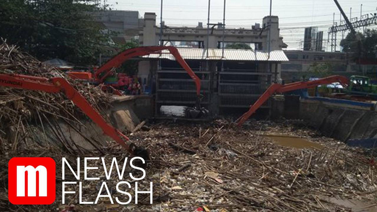 VIDEO: Penampakan Ratusan Ton Sampah Akibat Hujan di Jakarta dan Sekitarnya