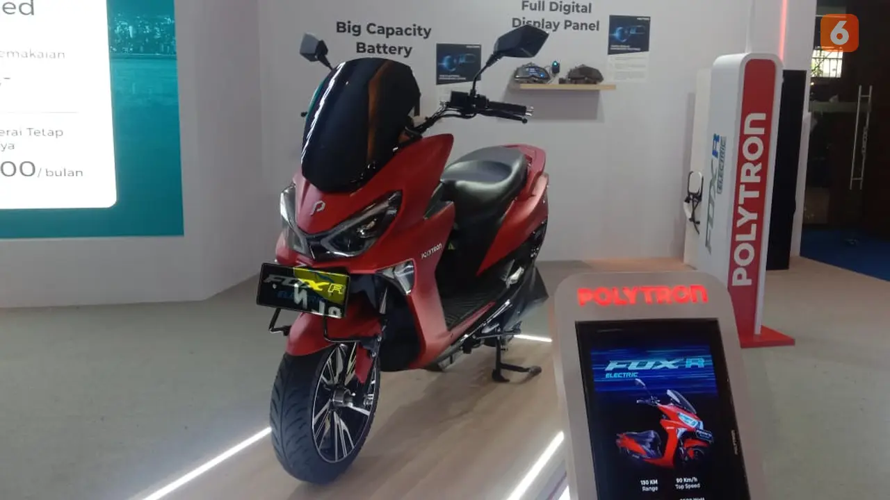 Motor listrik Polytron Fox R di IIMS 2023. (Liputan6.com/Jordy Rivaldo)