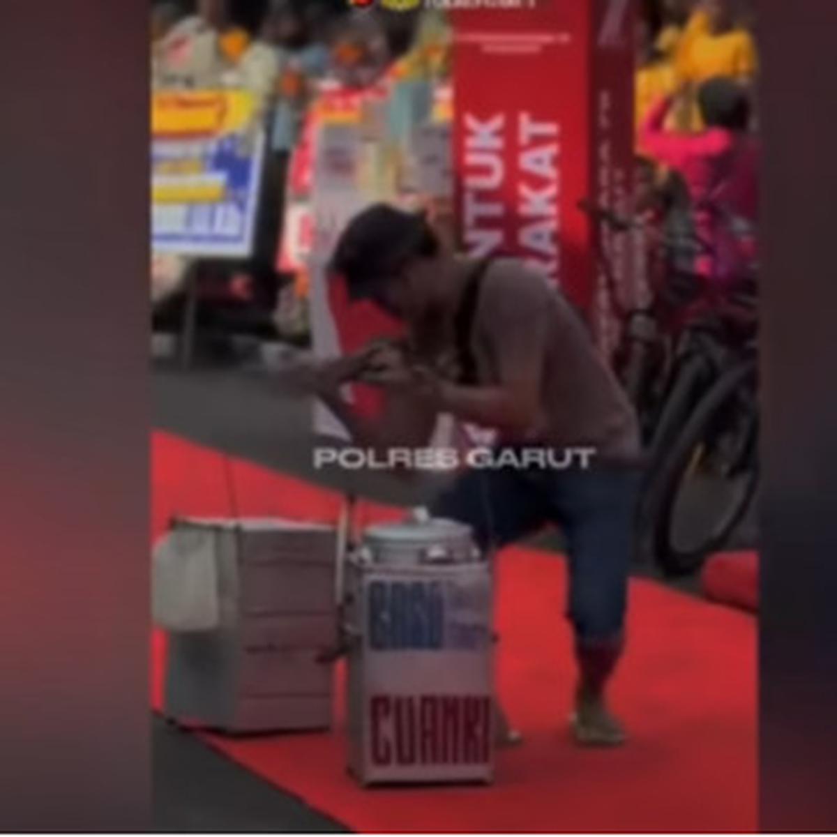 Polisi Lomba Jadi Intel Meriahkan HUT Polri