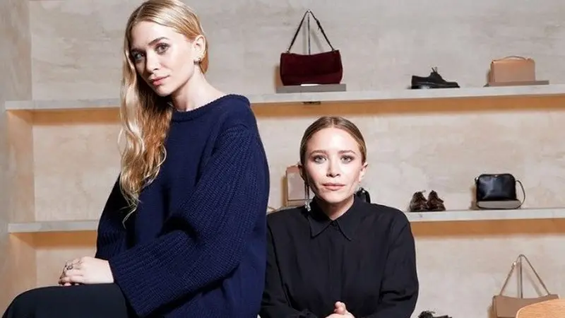 Trik Jadikan Pakaian Monokrom Terlihat Stylish ala Mary-Kate dan Ashley Olsen