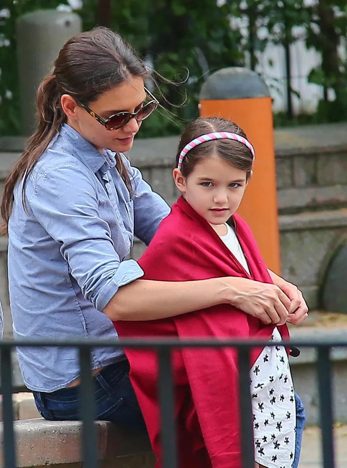 Katie Holmes - <a href=