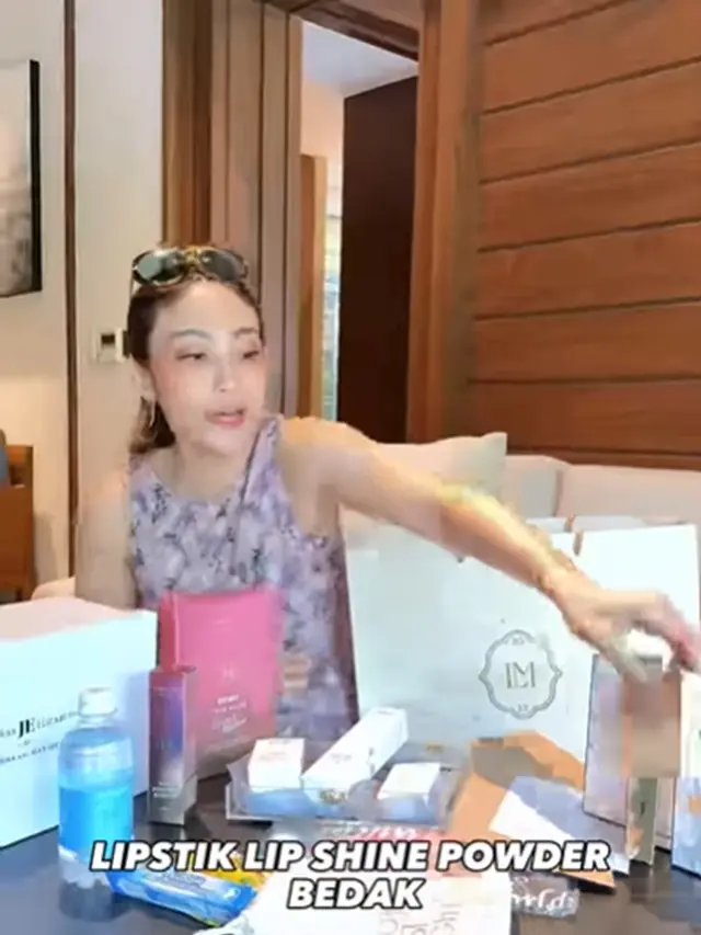 Isi Souvenir Bridesmaid Luna Maya