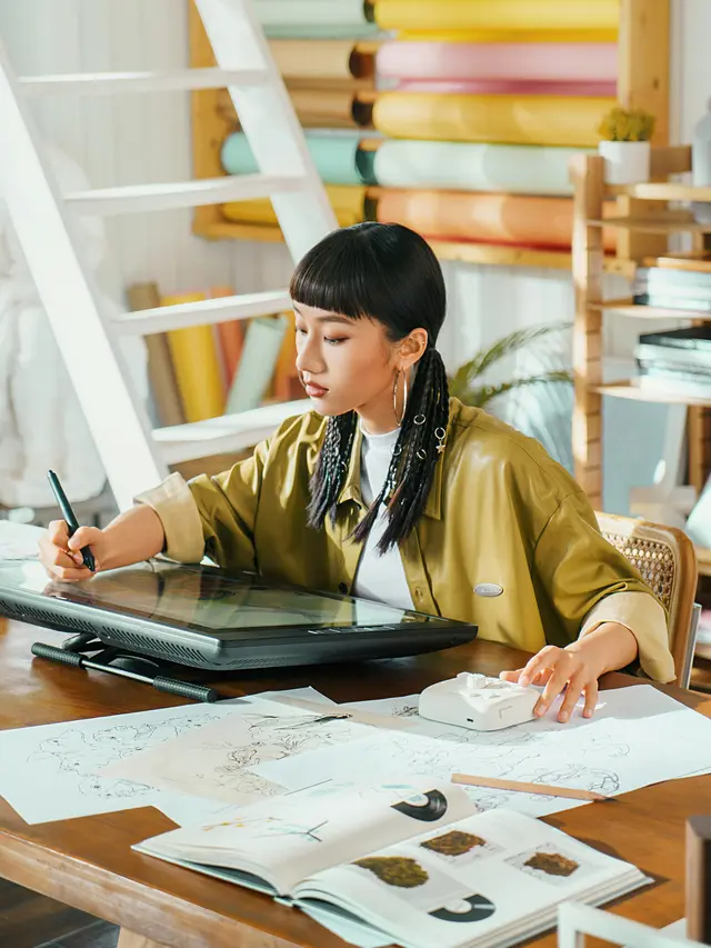 Ilustrasi pekerjaan graphic designer sebagai salah satu pilihan side hustle.