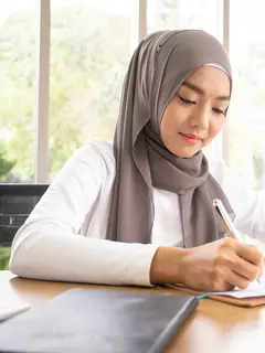 5 Tanda Orang yang Hatinya Makin Tenang di Bulan Ramadan./Copyright depositphotos.com/noname3132