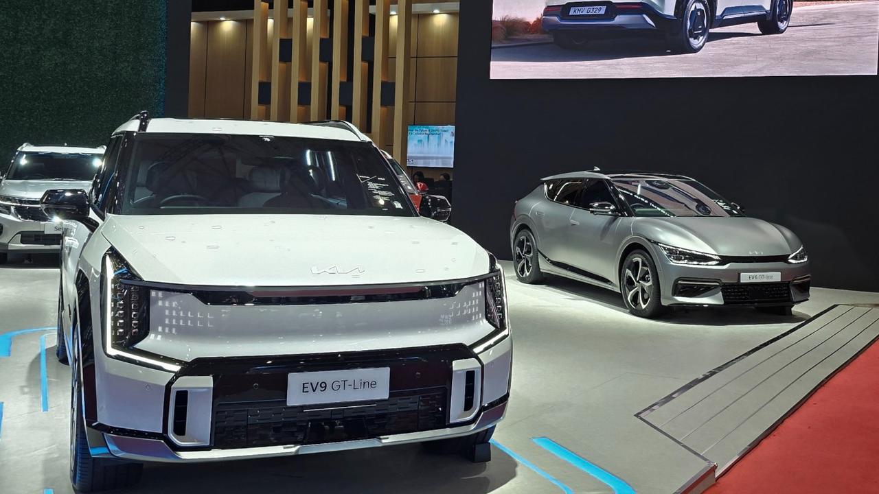 Penampakan Dua Mobil Listrik Jagoan dari Kia di IIMS 2025, Intip Kekuatan Dapur Pacunya