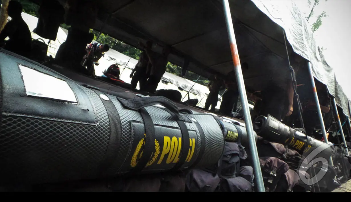 Sebanyak 20 satuan setingkat kompi (SSK) atau sekitar 21 ribu personel Brimob siap mengamankan sidang putusan Perselisihan Hasil Pemilihan Umum (PHPU) di Mahkamah Konstitusi (MK) pada Kamis, 21 Agustus 2014 (Liputan6.com/Faizal Fanani)