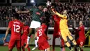 Laga Plymouth Argyle vs Liverpool di putaran ketiga Piala FA, Rabu (18/1/2017) berlangsung sengit. (Andrew Matthews/PA via AP)