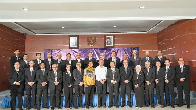 Pelantikan Profesi Surveyor Pertama