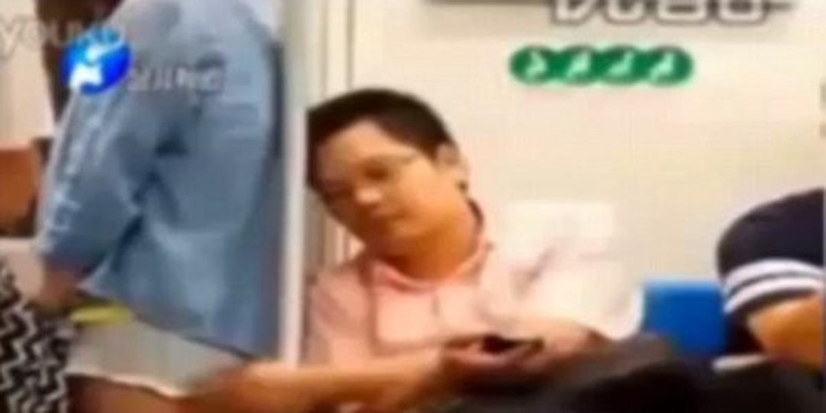 Elus paha perempuan di kereta, pejabat China dipecat