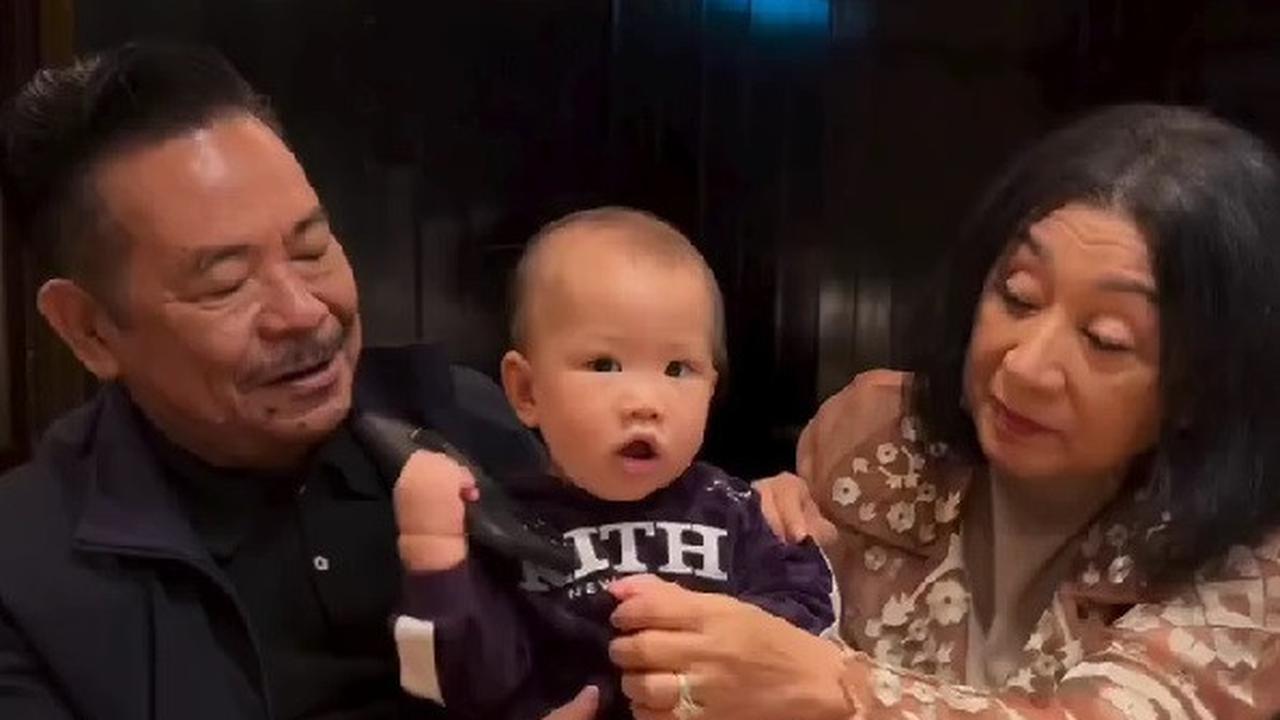 Potret Kyarra Anak Jessica Mila Main Bareng Kakek dan Neneknya, Aksi Lucu si Kecil Jadi Sorotan
